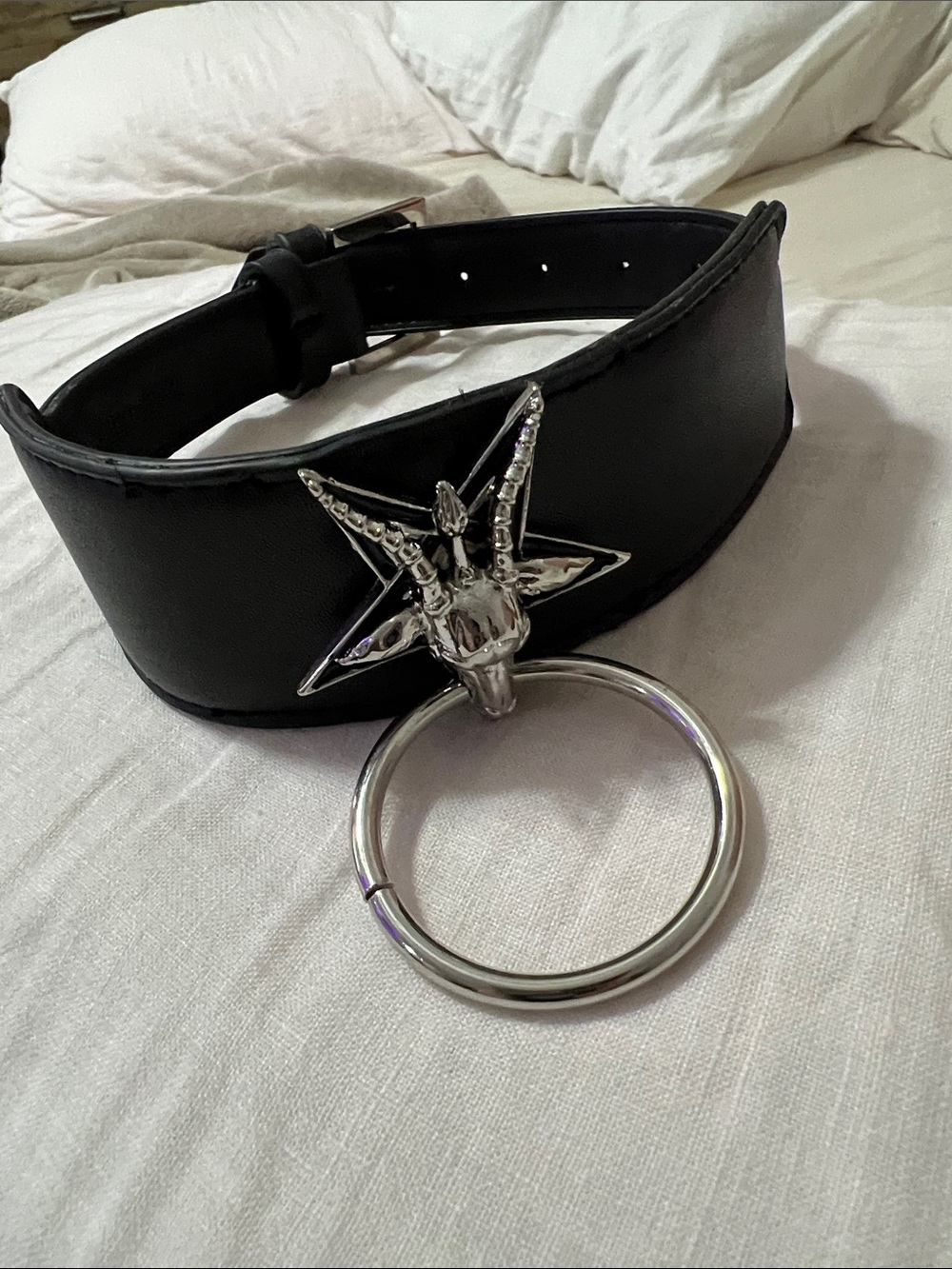Killstar Black choker necklace with Silver Pentagram Ring - Picture 5 of 6